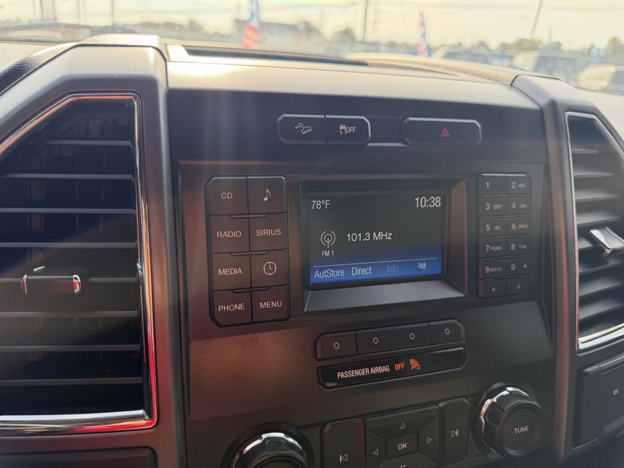 Ford F-150 4WD SuperCrew 145" XLT 2015