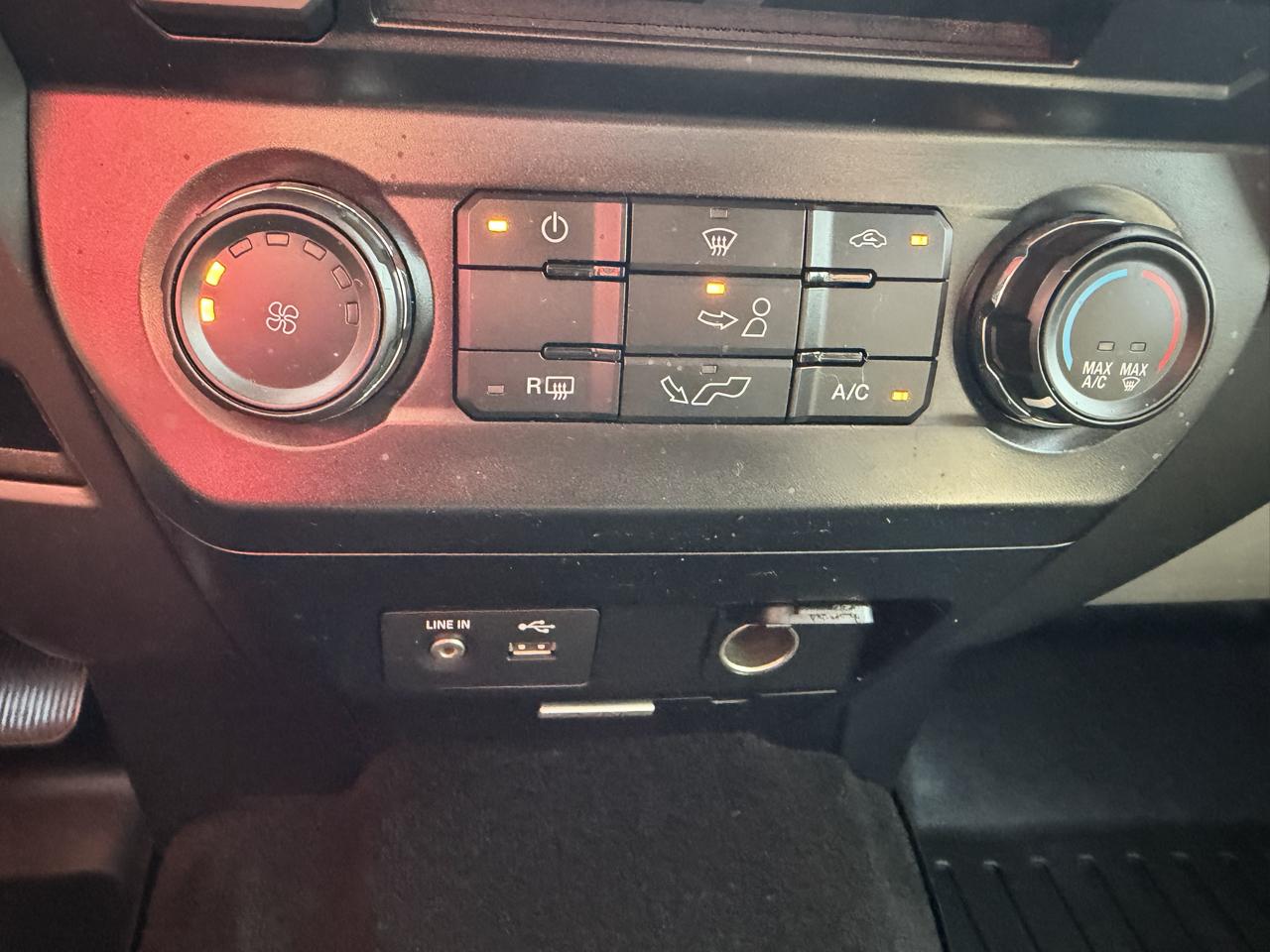 Ford F-150 4WD SuperCrew 145" XLT 2015