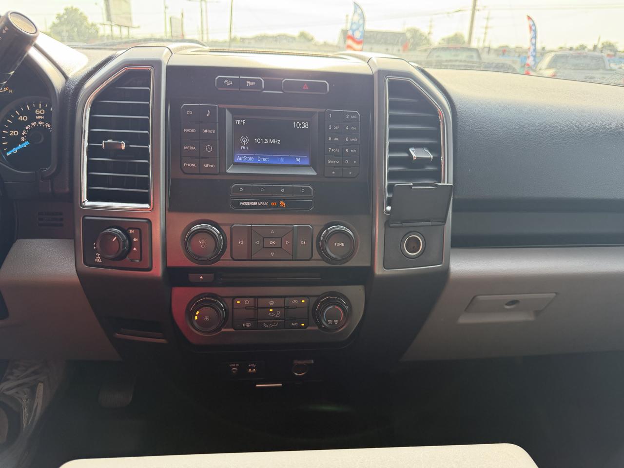 Ford F-150 4WD SuperCrew 145" XLT 2015