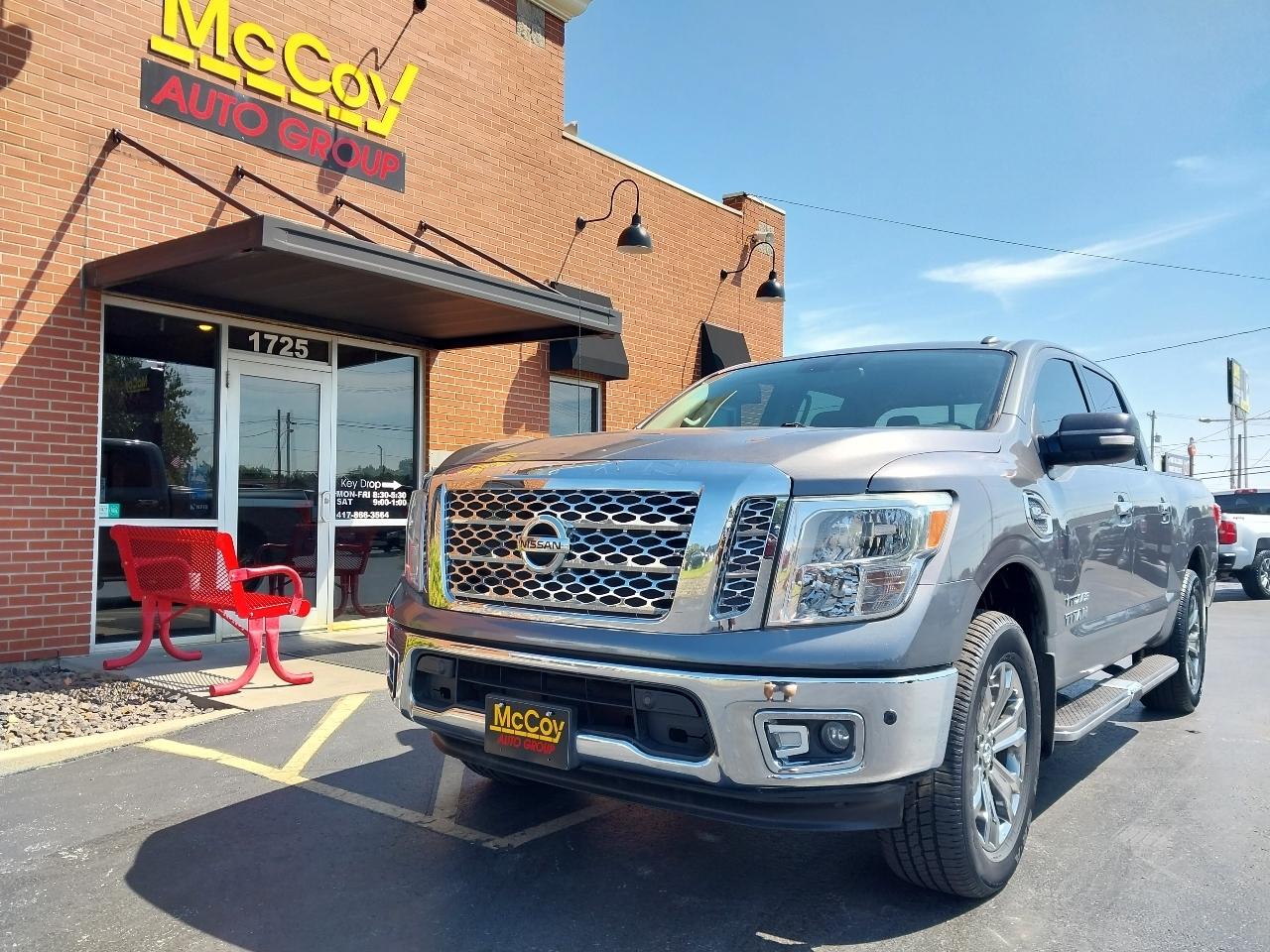 2017 Nissan Titan SV Crew Cab