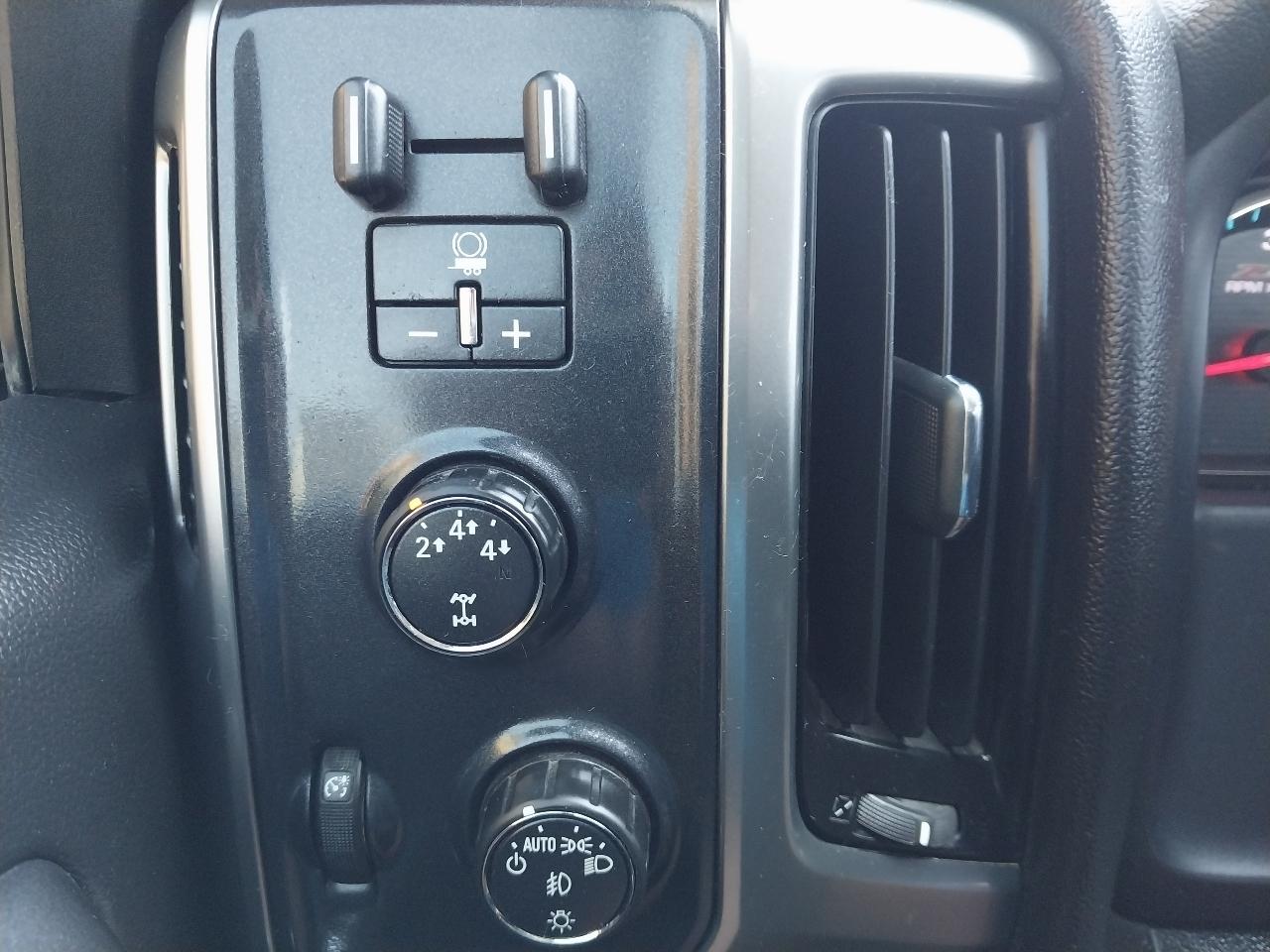 Chevrolet Silverado 2500HD 4WD Double Cab 144.2" LT 2016
