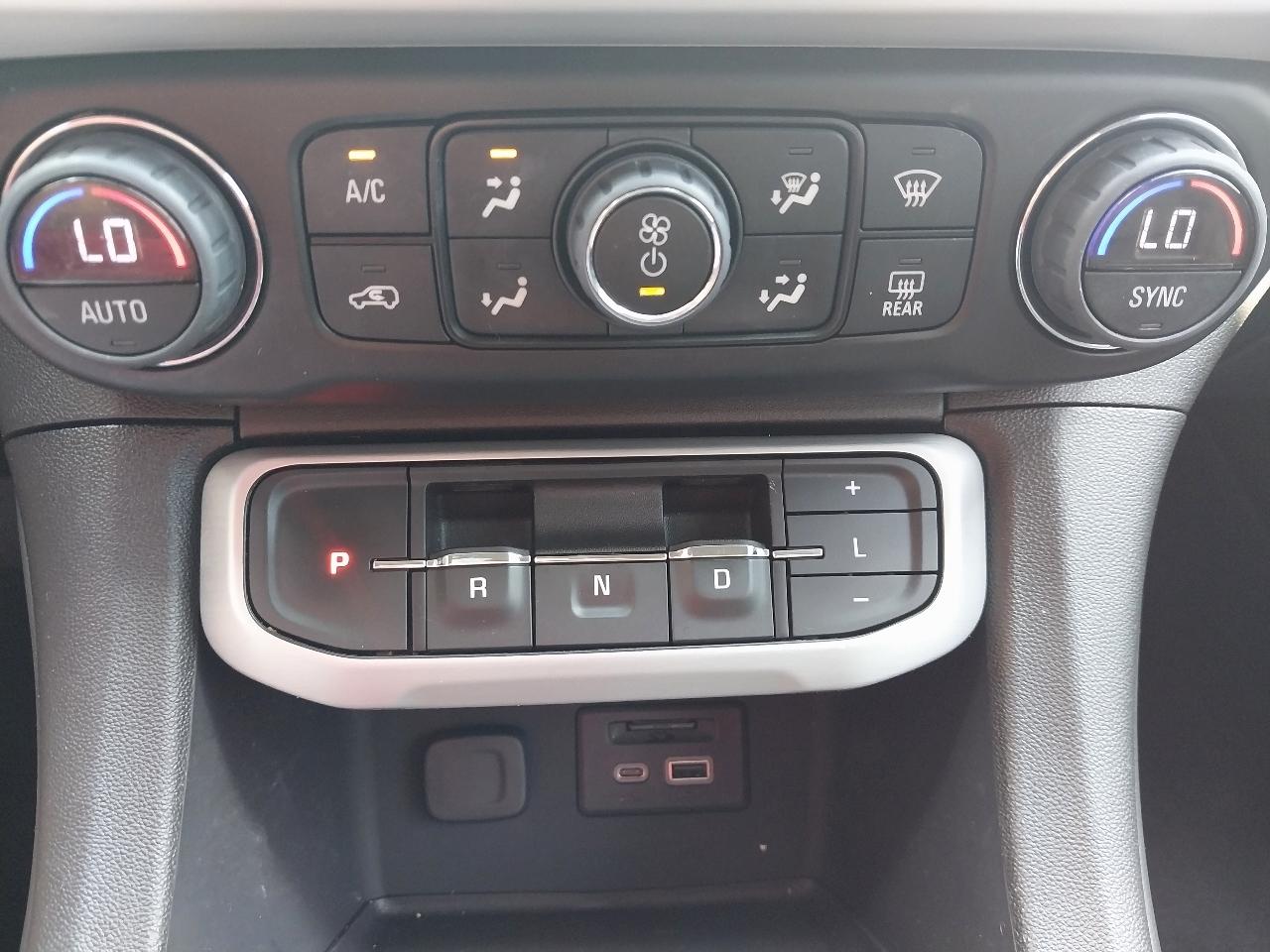 GMC Acadia FWD 4dr SLT 2023