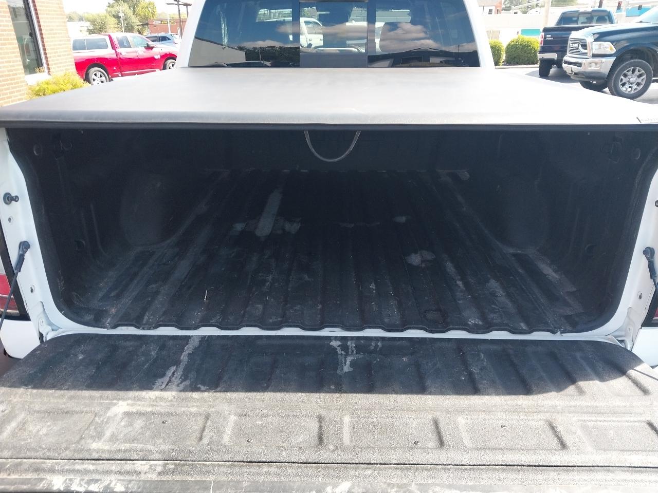 GMC Sierra 1500 4WD Crew Cab 143.5" SLT 2018
