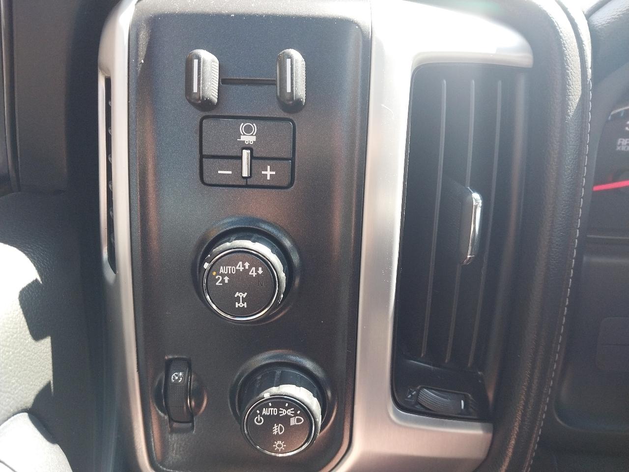 GMC Sierra 1500 4WD Crew Cab 143.5" SLT 2018