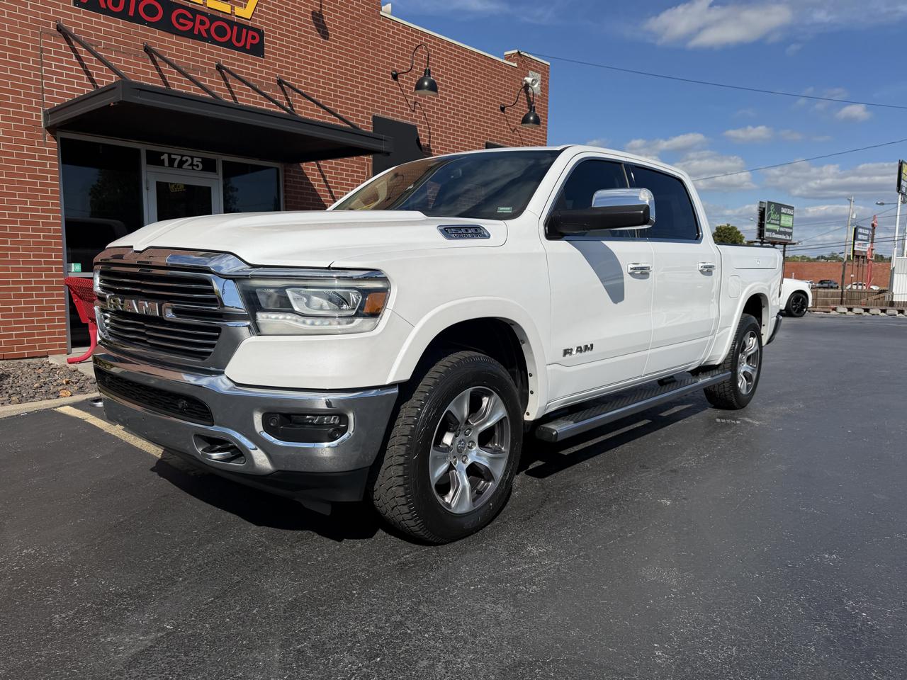 2019 RAM 1500 Laramie 4x4 Crew Cab 5'7" Box