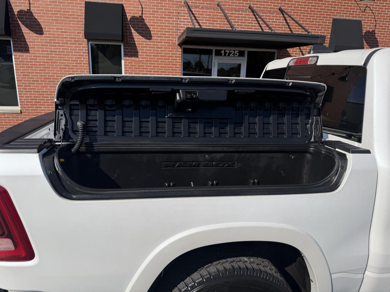 RAM 1500 Laramie 4x4 Crew Cab 5'7" Box 2019