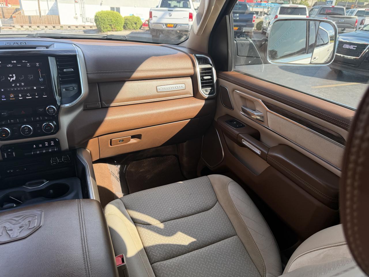 RAM 1500 Laramie 4x4 Crew Cab 5'7" Box 2019