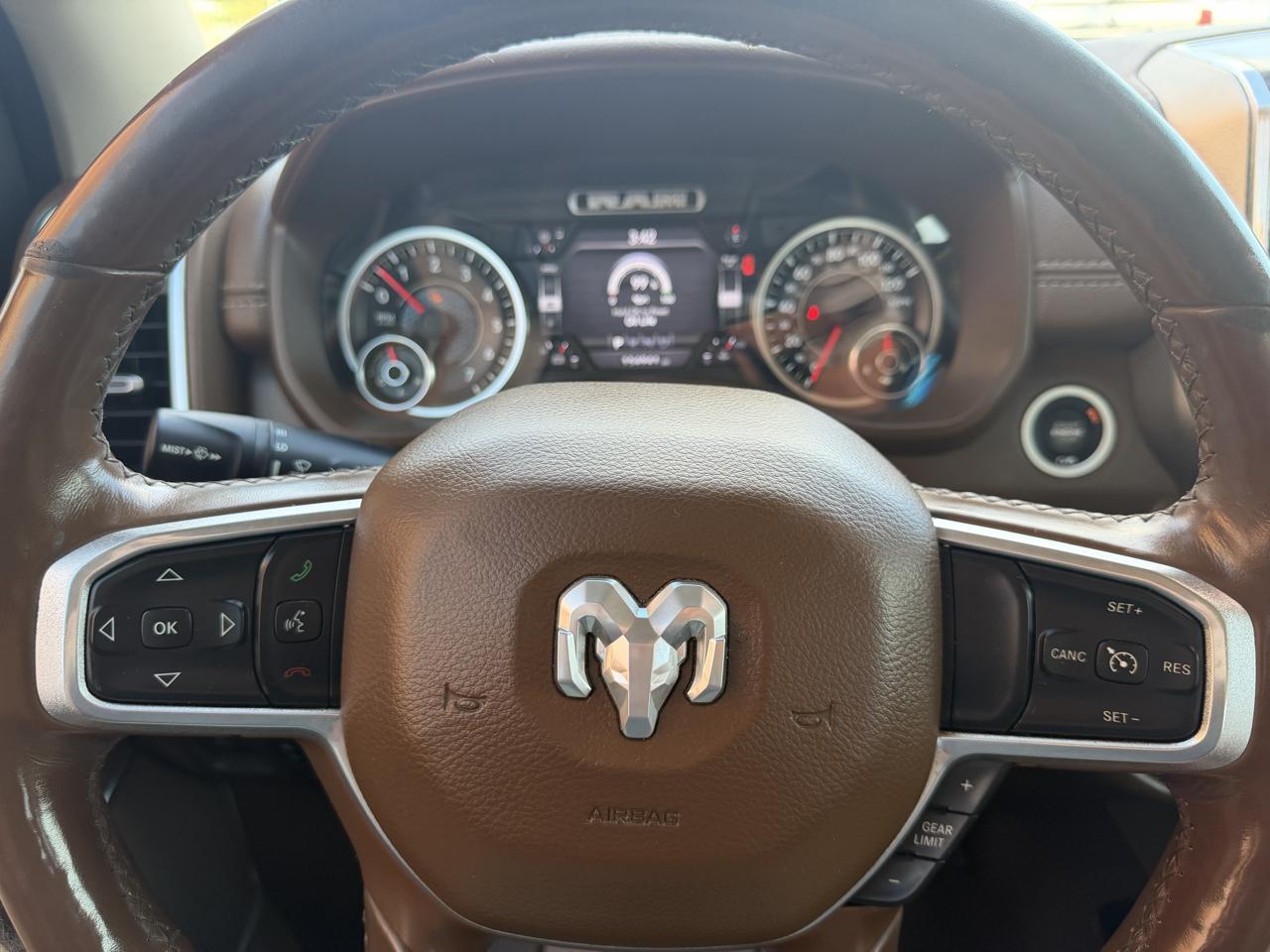 RAM 1500 Laramie 4x4 Crew Cab 5'7" Box 2019