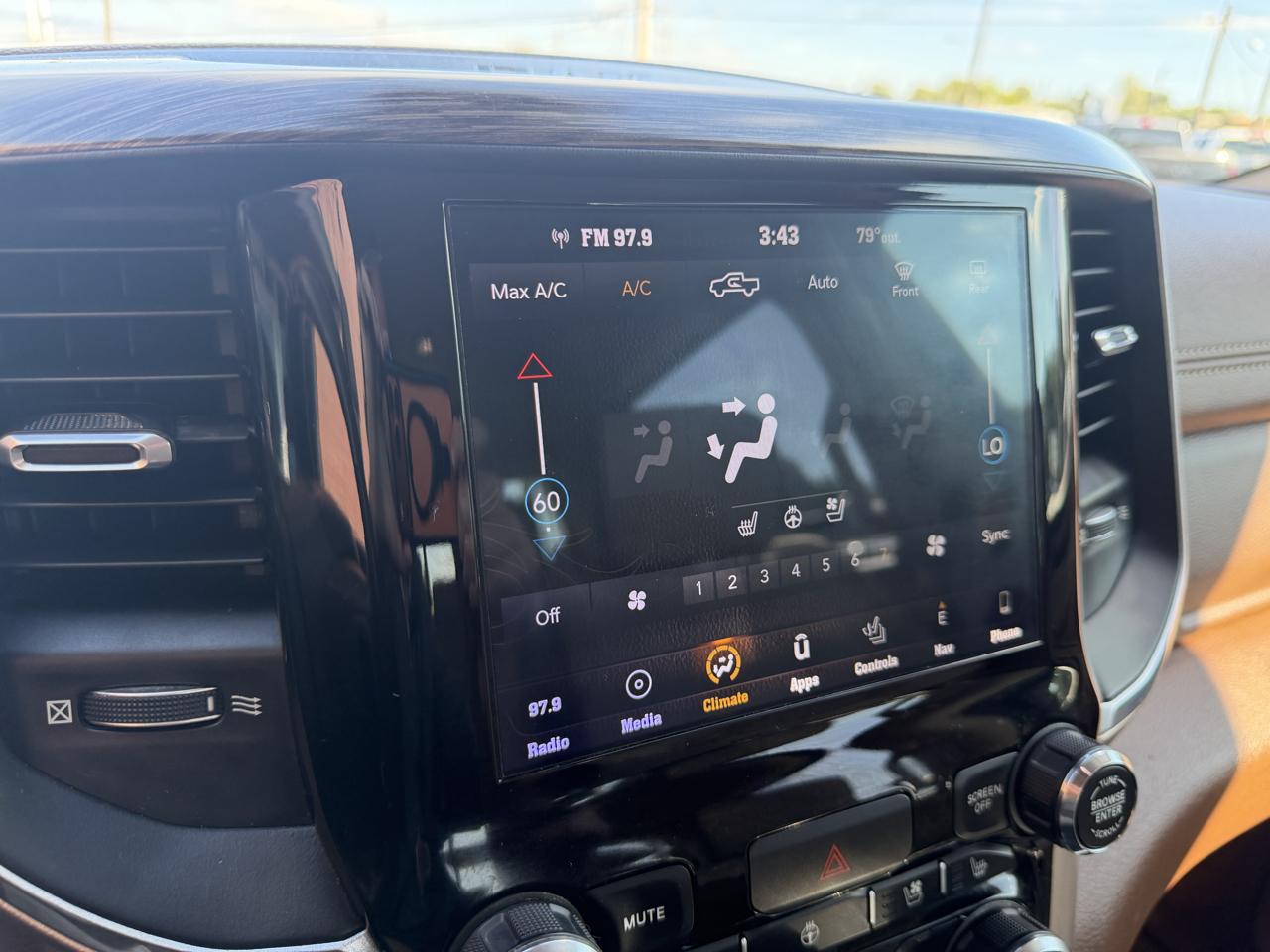 RAM 1500 Laramie 4x4 Crew Cab 5'7" Box 2019