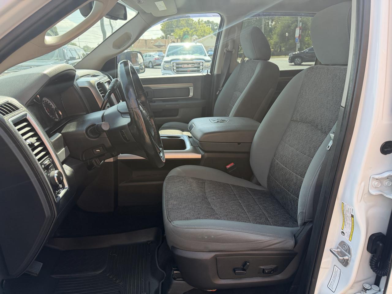 RAM 2500 Big Horn 4x4 Crew Cab 6'4" Box 2018