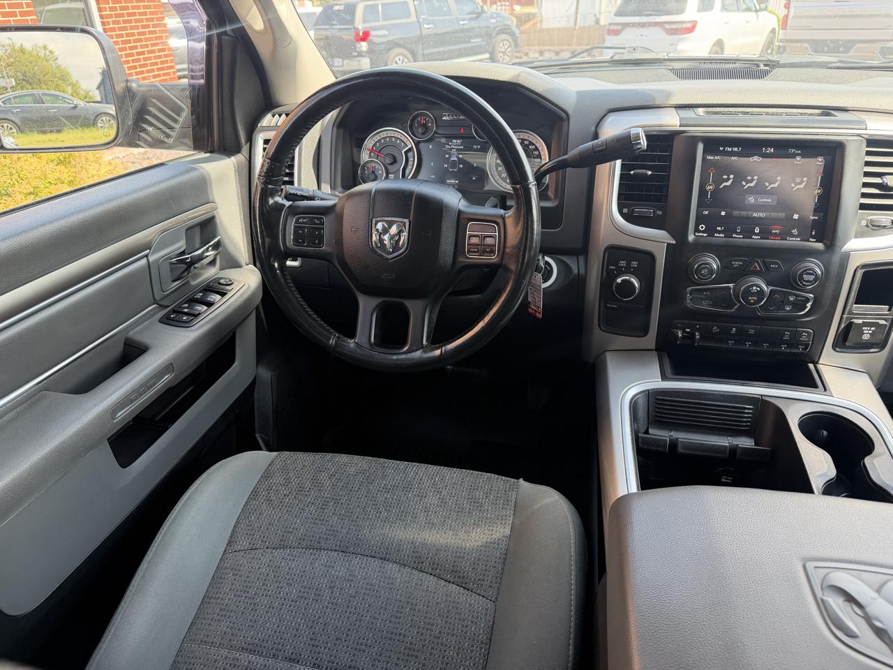 RAM 2500 Big Horn 4x4 Crew Cab 6'4" Box 2018