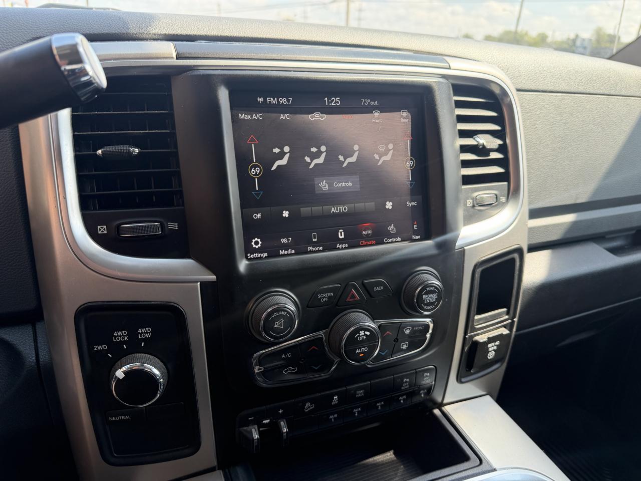 RAM 2500 Big Horn 4x4 Crew Cab 6'4" Box 2018