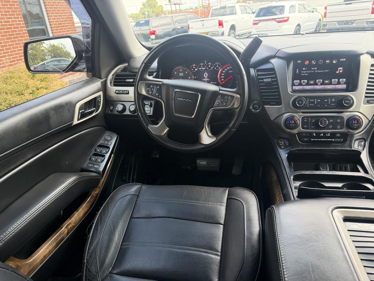 GMC Yukon XL 4WD 4dr Denali 2016
