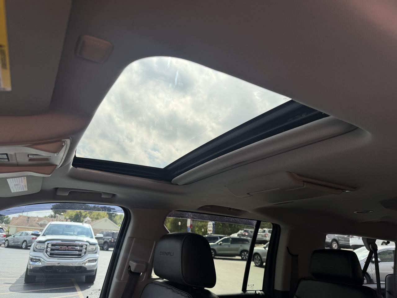 GMC Yukon XL 4WD 4dr Denali 2016
