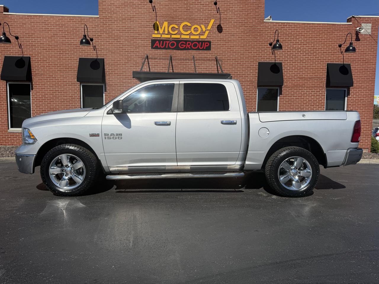 RAM 1500 Big Horn 4x4 Crew Cab 5'7" Box 2017