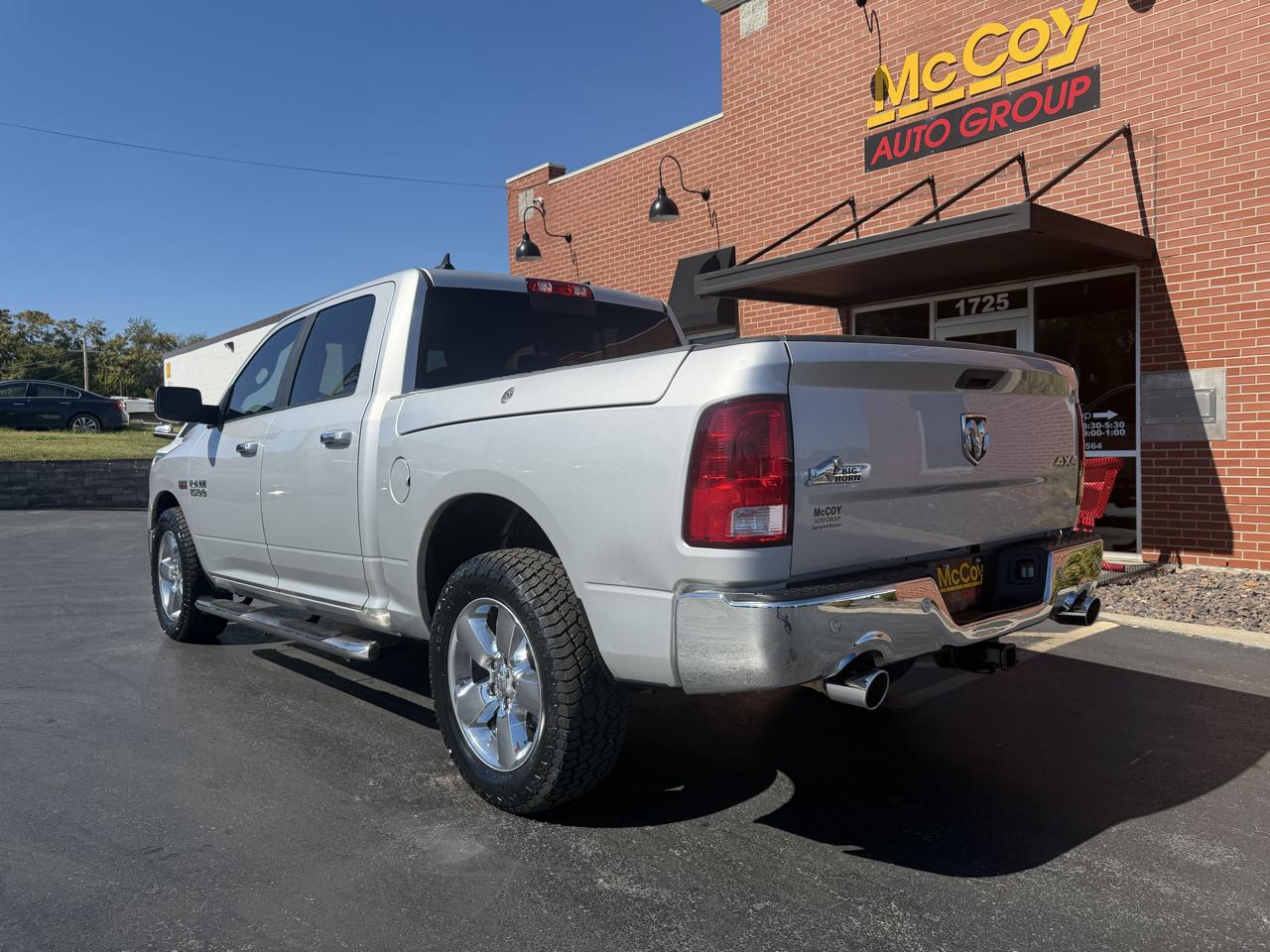 RAM 1500 Big Horn 4x4 Crew Cab 5'7" Box 2017