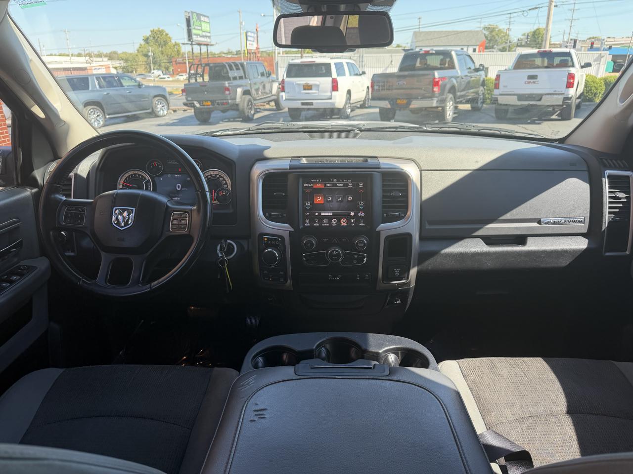 RAM 1500 Big Horn 4x4 Crew Cab 5'7" Box 2017