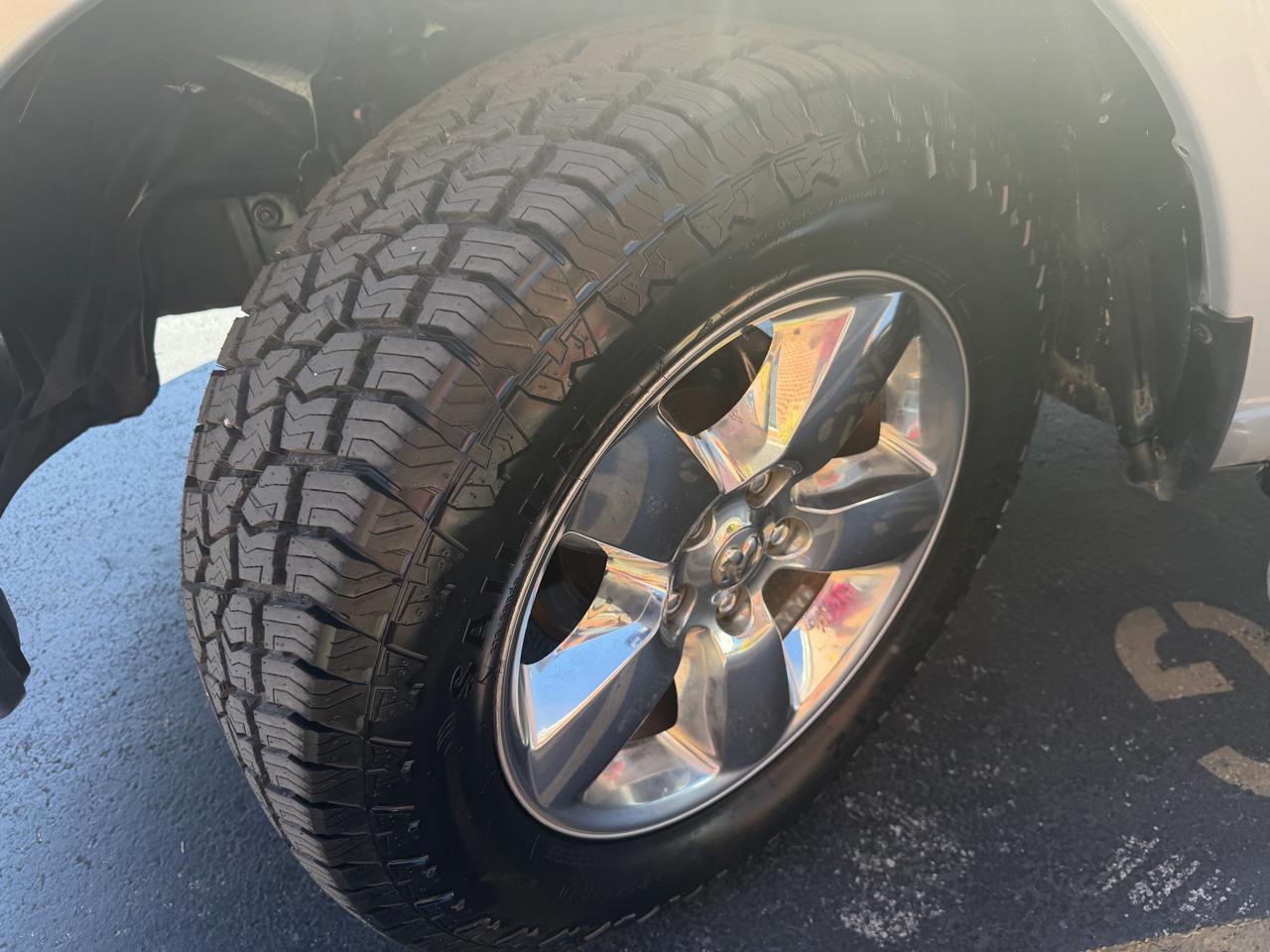 RAM 1500 Big Horn 4x4 Crew Cab 5'7" Box 2017
