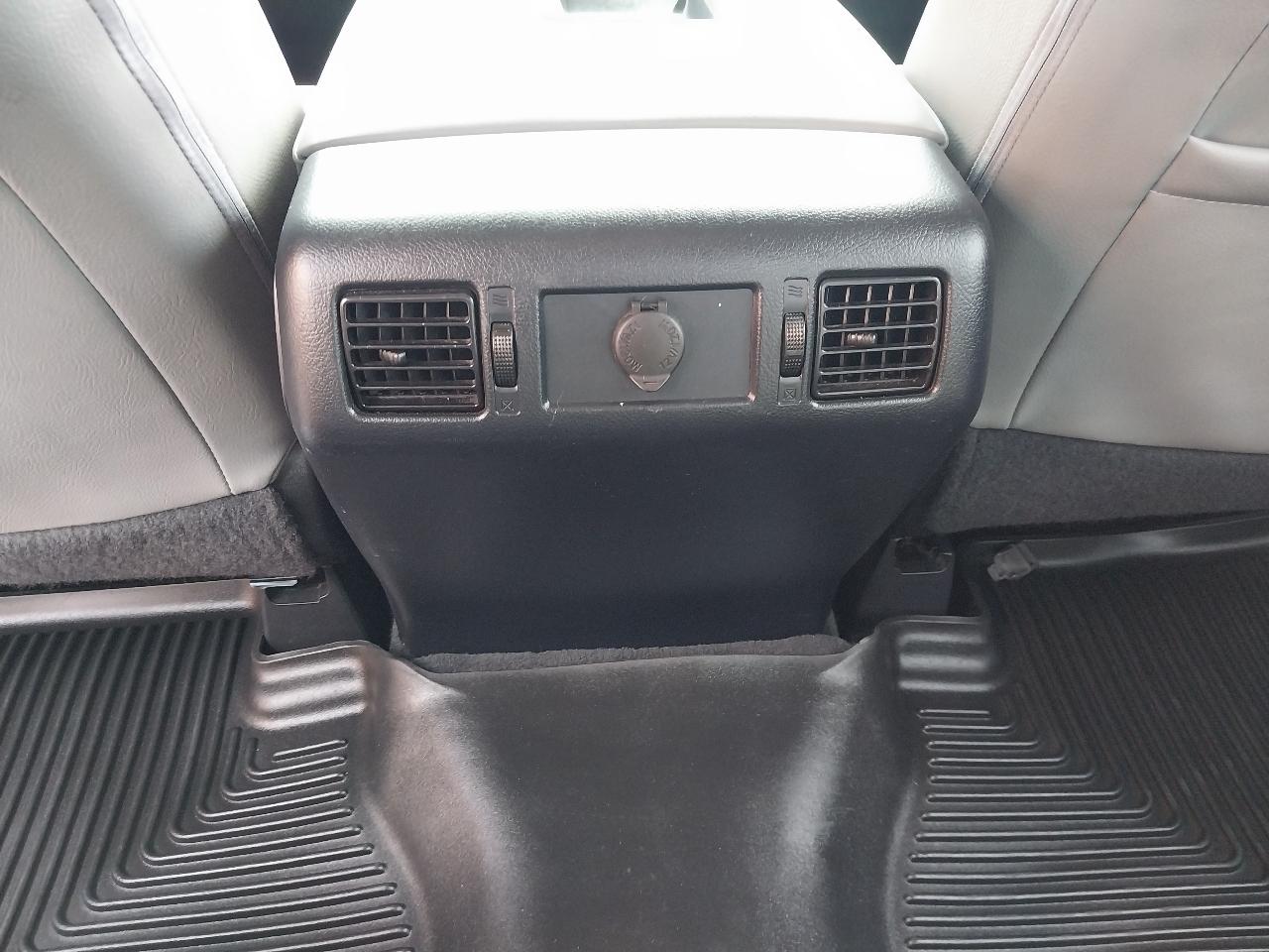 Toyota Tundra 4WD Limited CrewMax 5.5' Bed 5.7L (Natl) 2018