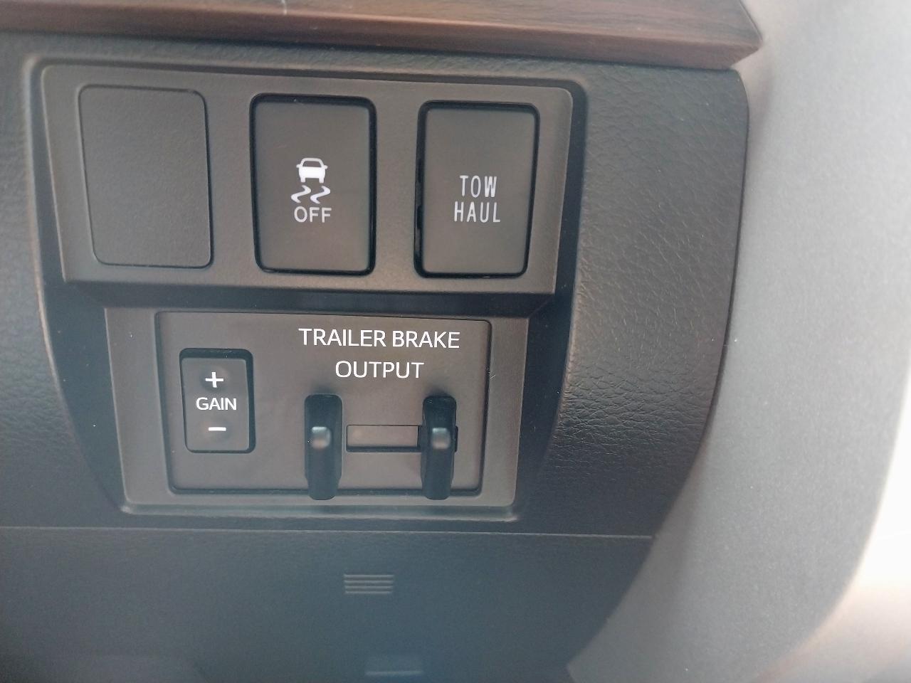 Toyota Tundra 4WD Limited CrewMax 5.5' Bed 5.7L (Natl) 2018