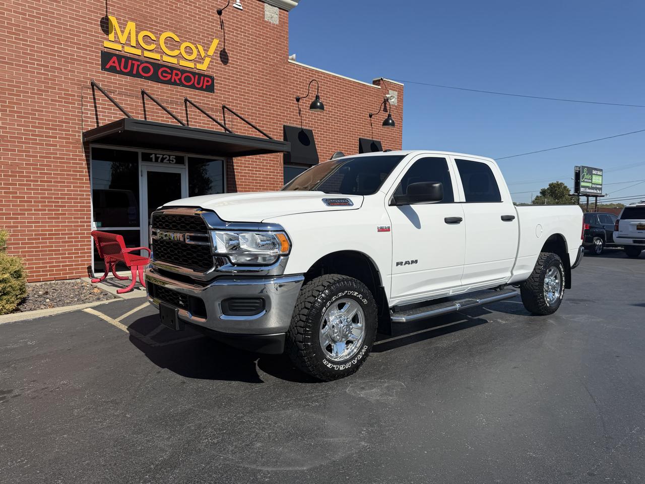 RAM 2500 Tradesman 4x4 Crew Cab 6'4" Box 2022