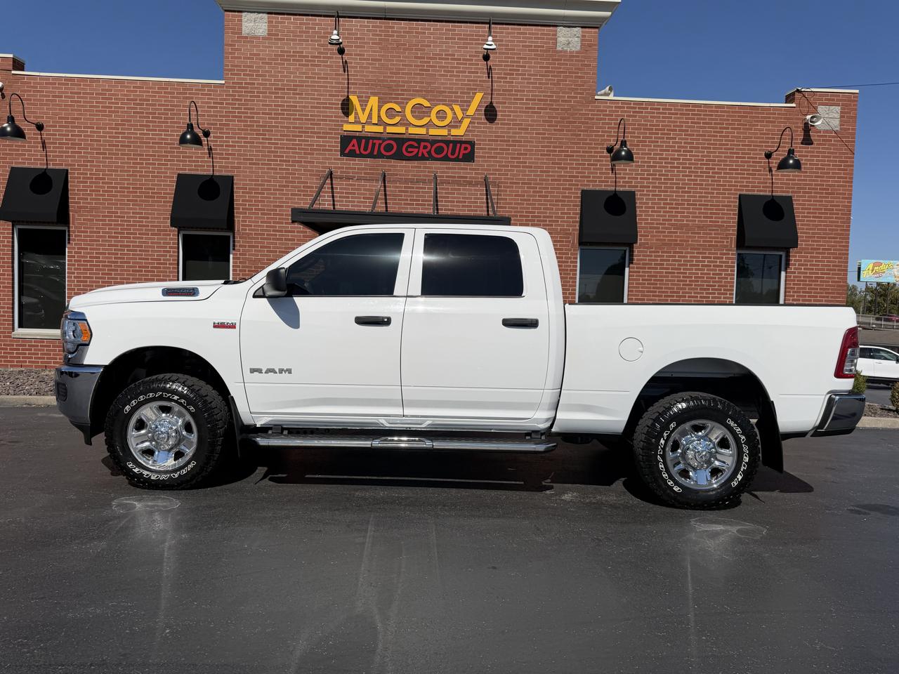 RAM 2500 Tradesman 4x4 Crew Cab 6'4" Box 2022