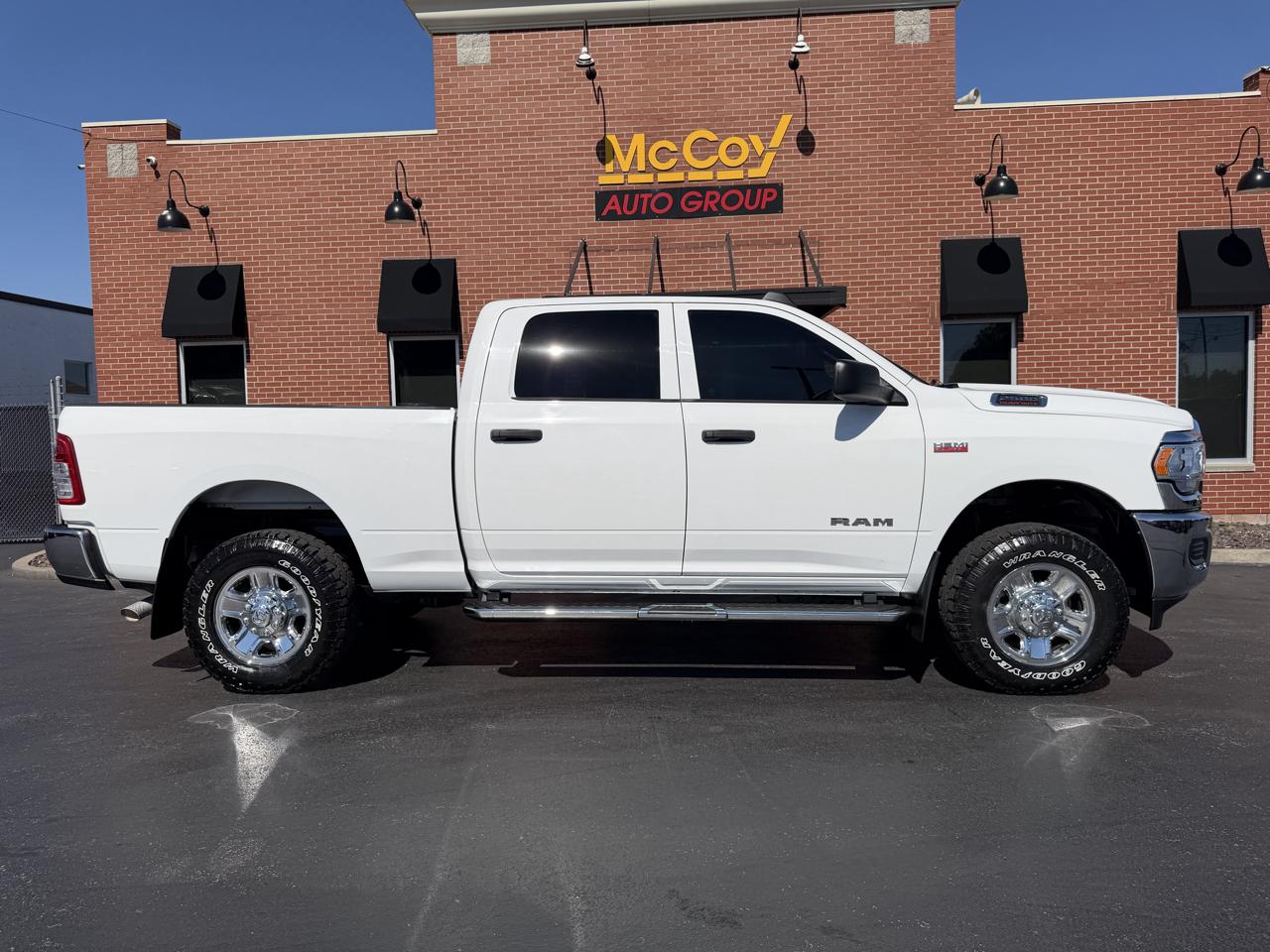 RAM 2500 Tradesman 4x4 Crew Cab 6'4" Box 2022