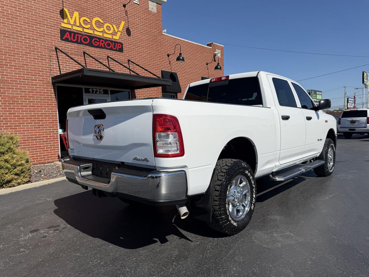 RAM 2500 Tradesman 4x4 Crew Cab 6'4" Box 2022