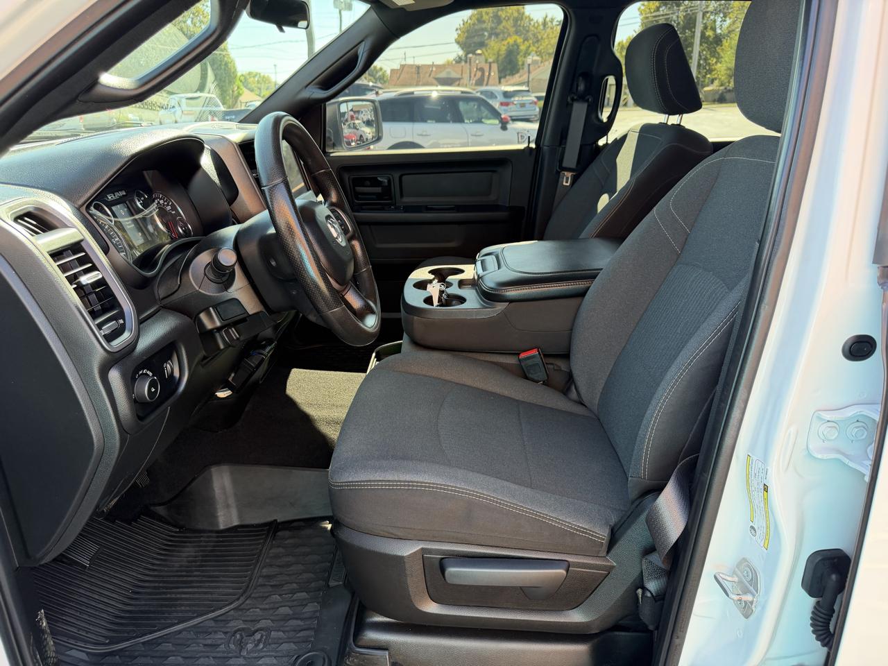 RAM 2500 Tradesman 4x4 Crew Cab 6'4" Box 2022