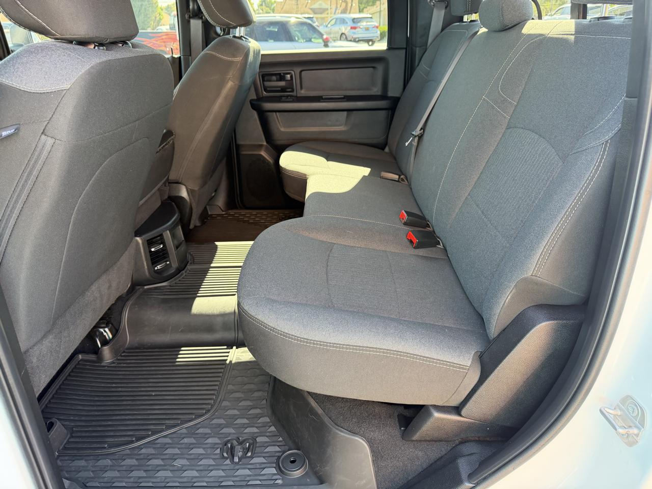 RAM 2500 Tradesman 4x4 Crew Cab 6'4" Box 2022