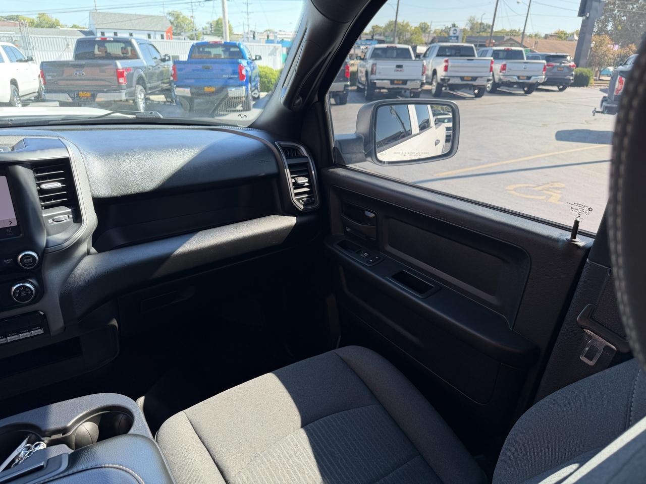RAM 2500 Tradesman 4x4 Crew Cab 6'4" Box 2022