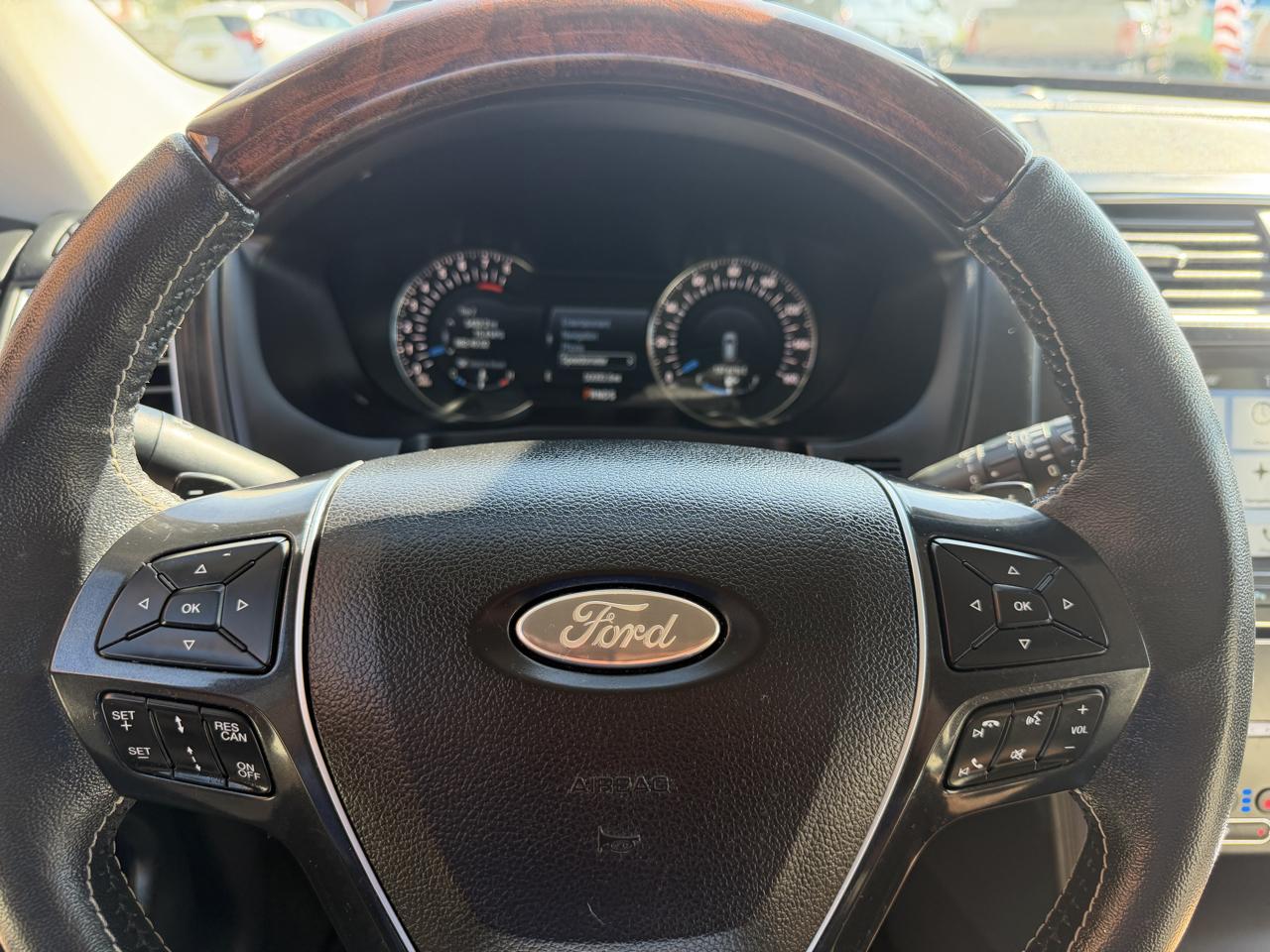 Ford Explorer Platinum 4WD 2017