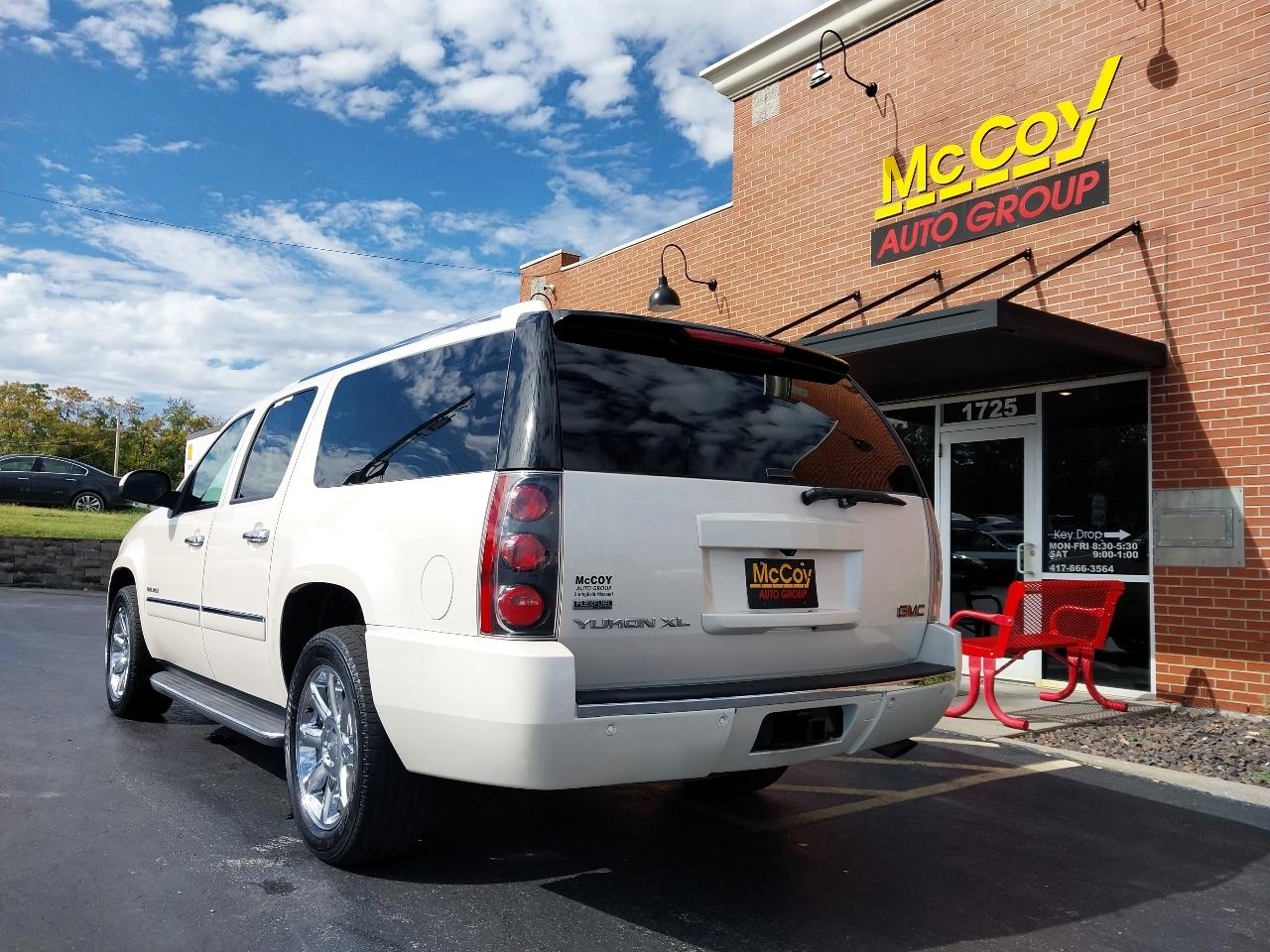 GMC Yukon XL AWD 4dr 1500 Denali 2012