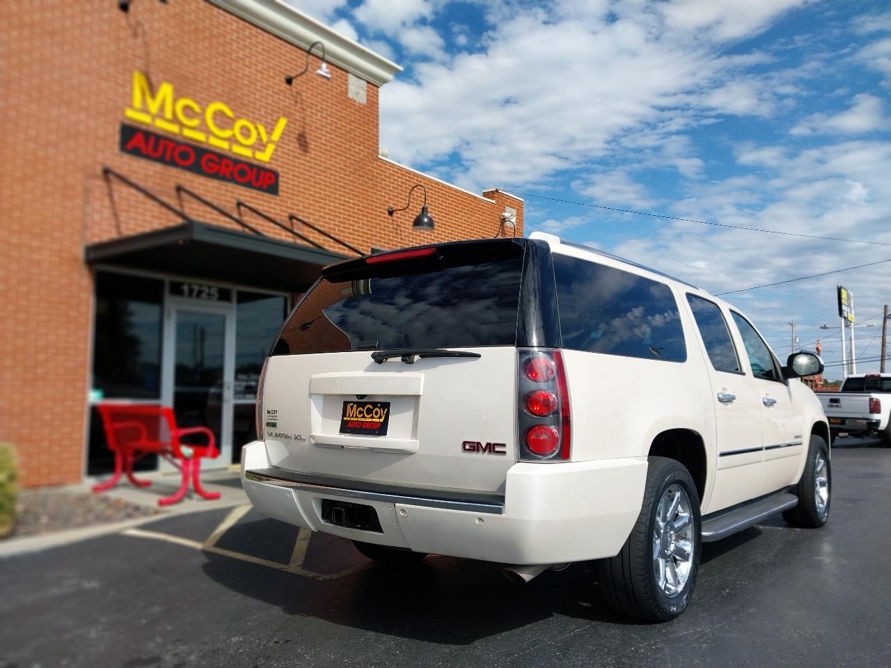 GMC Yukon XL AWD 4dr 1500 Denali 2012