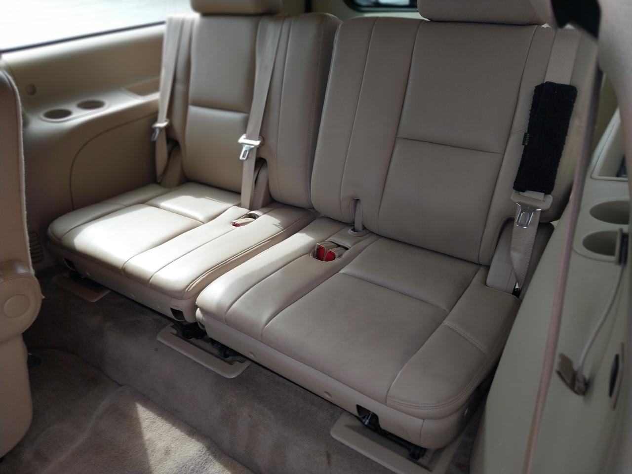 GMC Yukon XL AWD 4dr 1500 Denali 2012