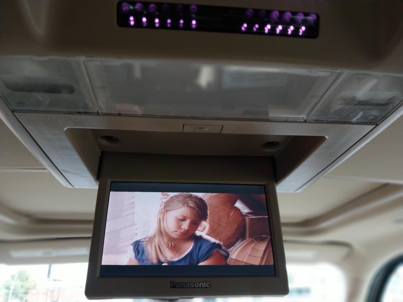 GMC Yukon XL AWD 4dr 1500 Denali 2012