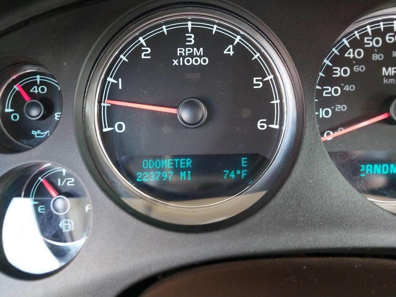 GMC Yukon XL AWD 4dr 1500 Denali 2012