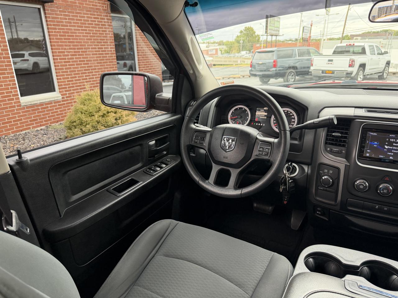 RAM 1500 4WD Quad Cab 140.5" Express 2013