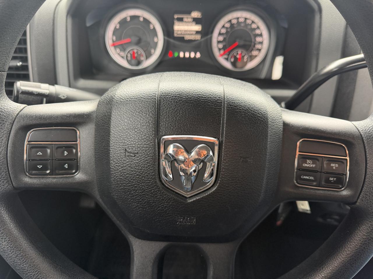 RAM 1500 4WD Quad Cab 140.5" Express 2013