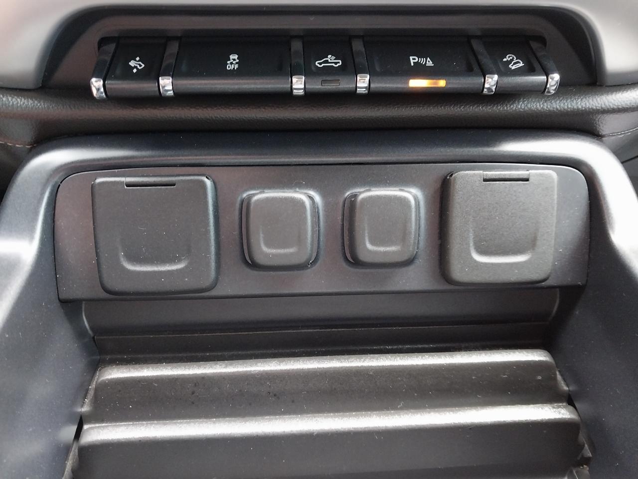 GMC Sierra 1500 4WD Crew Cab 143.5" SLT 2015