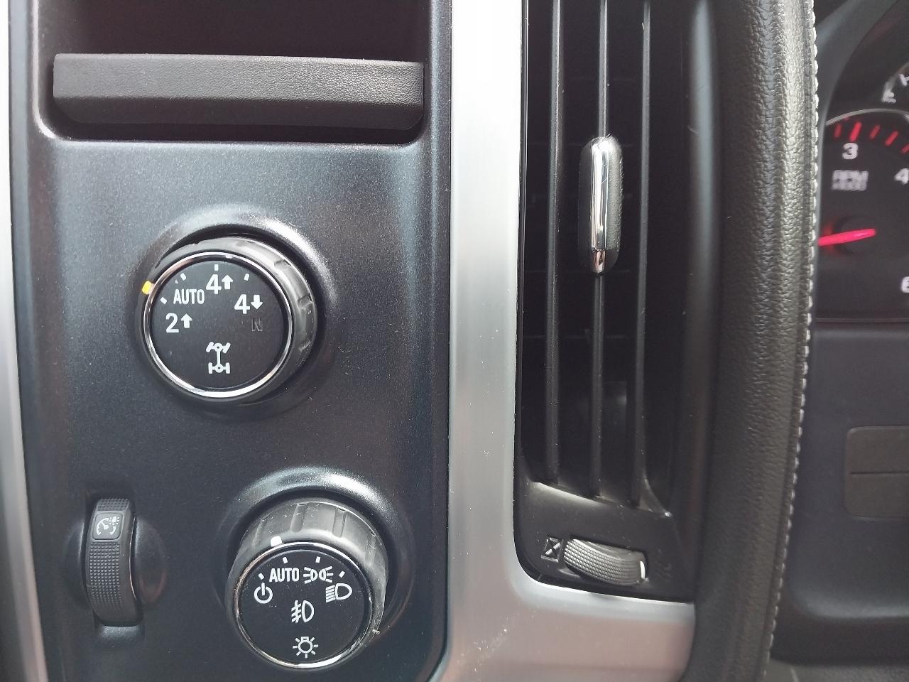 GMC Sierra 1500 4WD Crew Cab 143.5" SLT 2015