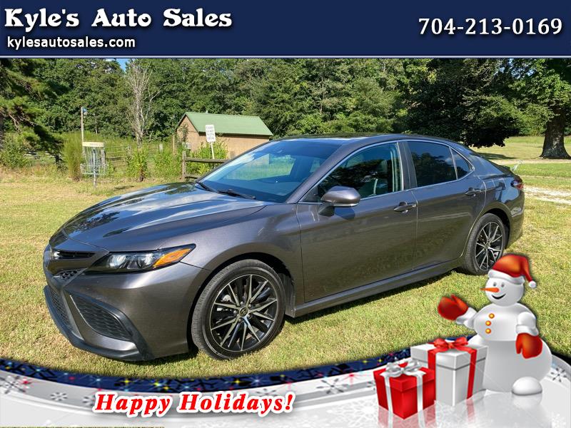 2022 Toyota Camry SE