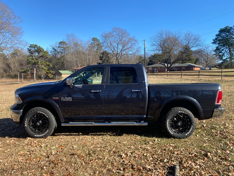 RAM 1500 Laramie Crew Cab SWB 4WD 2017