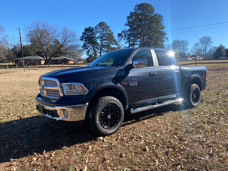 RAM 1500 Laramie Crew Cab SWB 4WD 2017