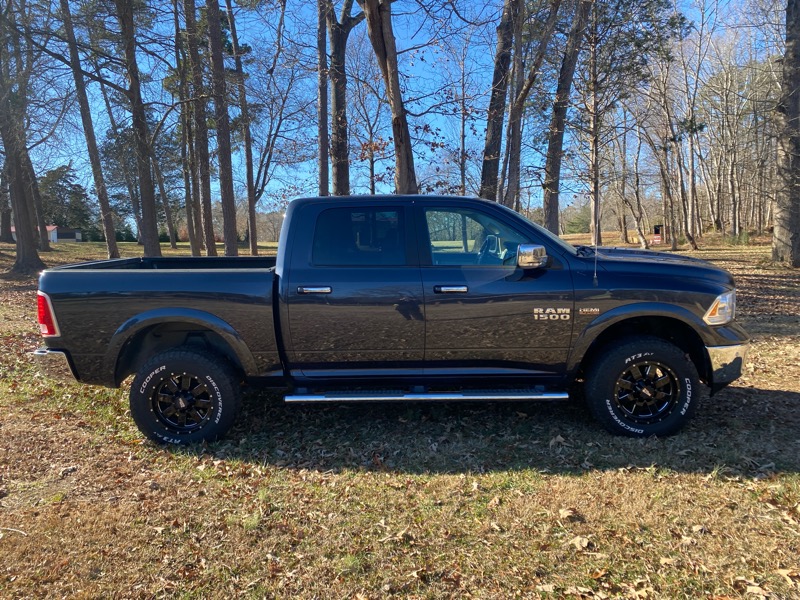 RAM 1500 Laramie Crew Cab SWB 4WD 2017