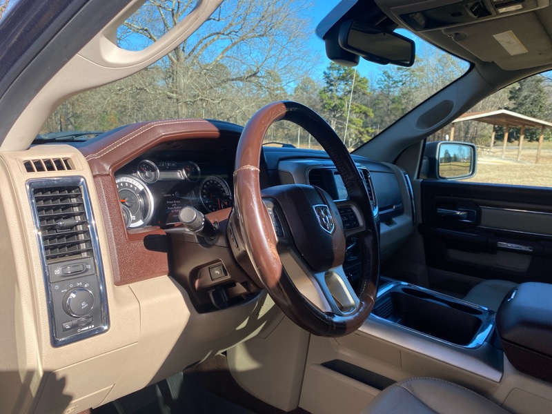 RAM 1500 Laramie Crew Cab SWB 4WD 2017