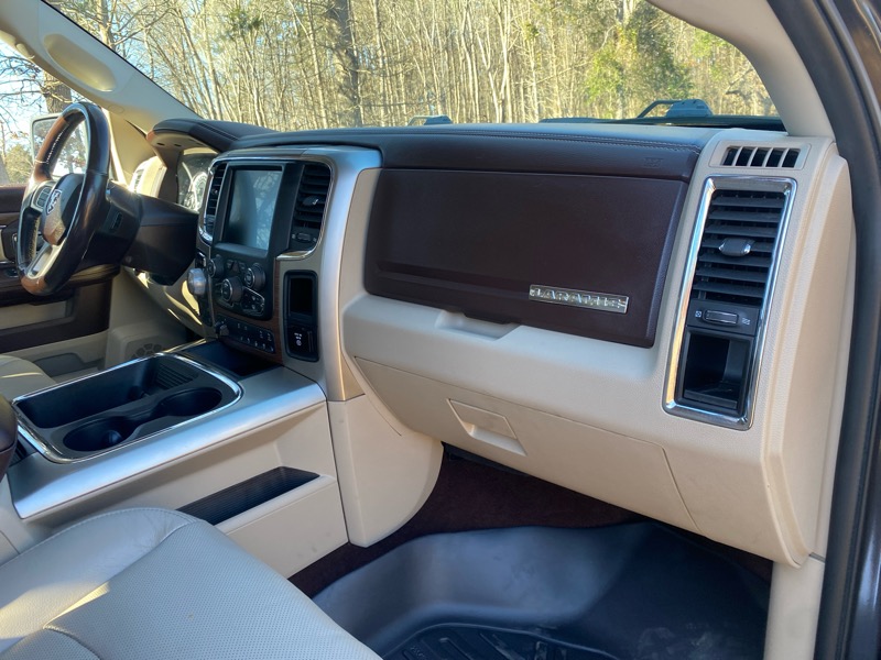 RAM 1500 Laramie Crew Cab SWB 4WD 2017