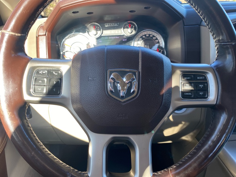 RAM 1500 Laramie Crew Cab SWB 4WD 2017