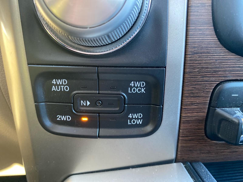 RAM 1500 Laramie Crew Cab SWB 4WD 2017