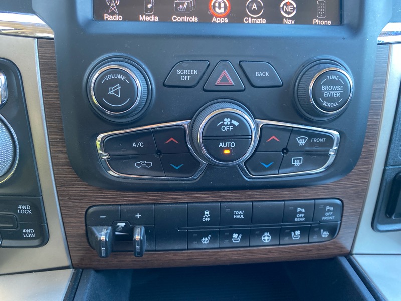 RAM 1500 Laramie Crew Cab SWB 4WD 2017